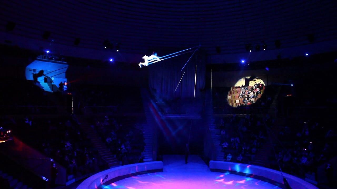 Alyona Galkina.Swinging trapeze