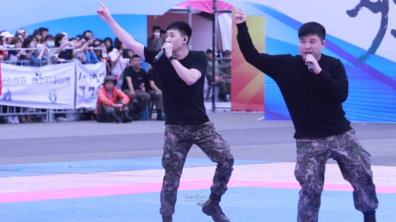 161002 LEE HYUKJAE 계룡군문화축제 - OPPAOPPA + 나팔바지 (Eunhyuk Focus)