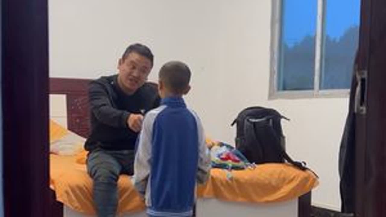 爸爸，我会听奶奶的话，会好好读书的&hellip;&hellip;#张书睿 #家庭百态 #我的乡村生活