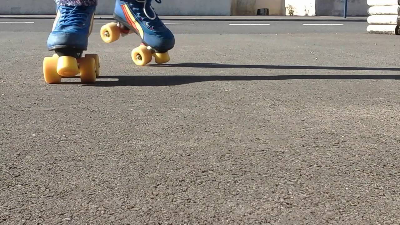 Comment tourner sur soi même en patin à roulettes comme soy luna