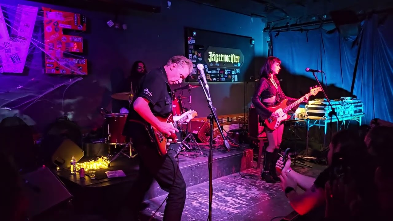 Messer Chups Magneto live in Las Vegas, Nevada 10-18-25