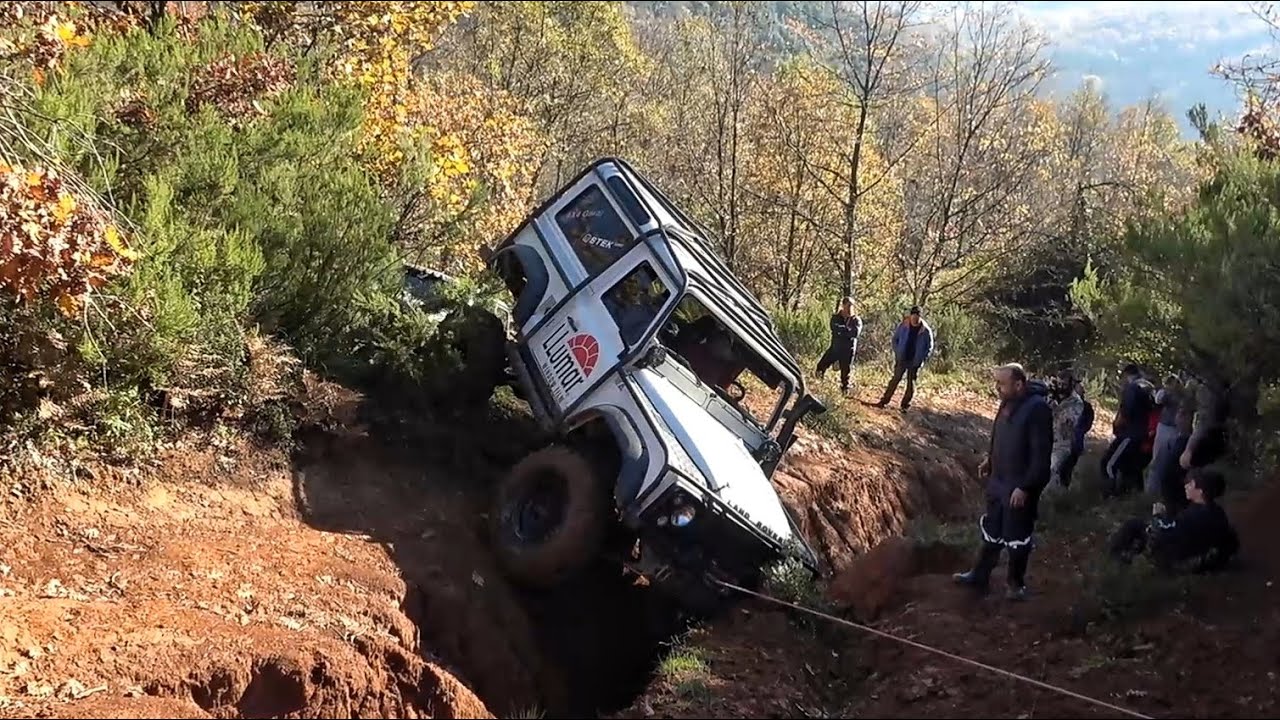 Land Rover Defender V8 - Extreme OFF ROAD & Sound