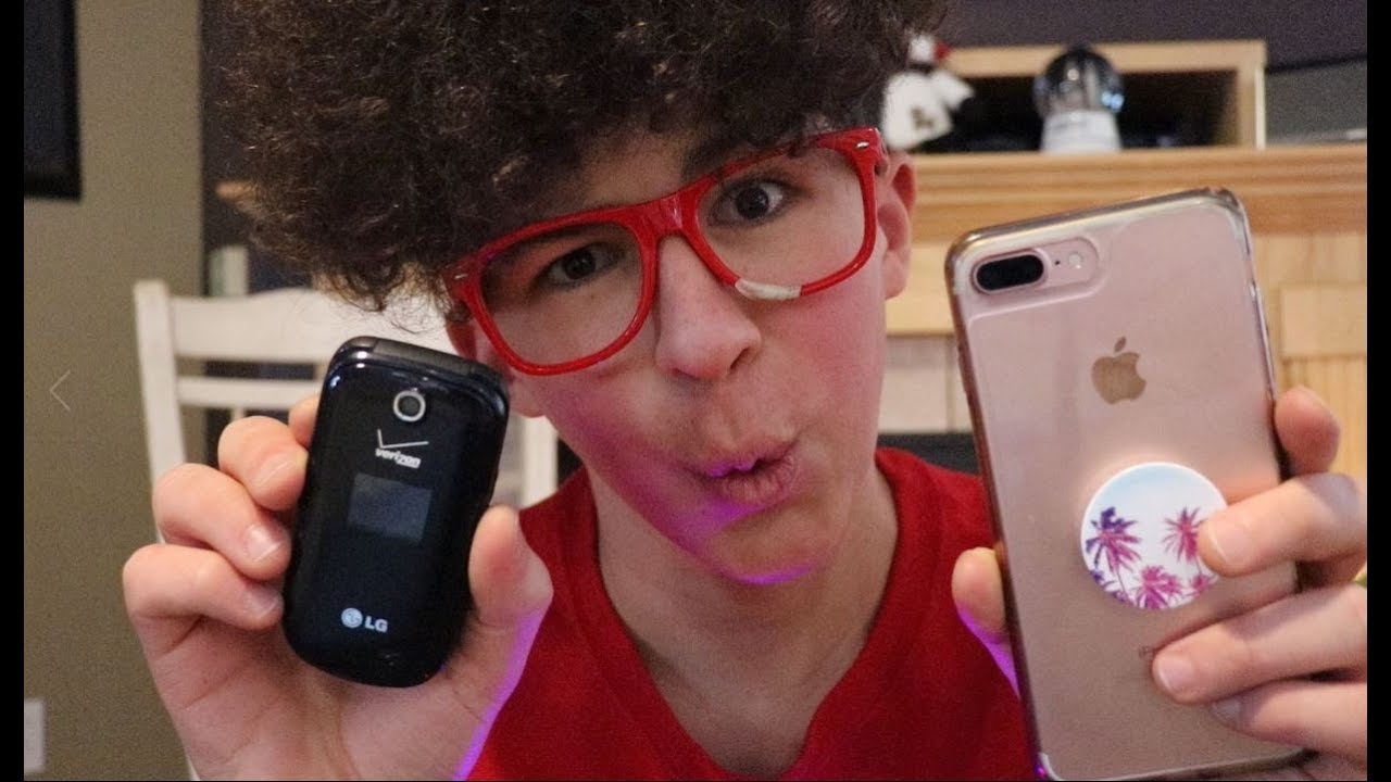 why THIS flip phone is BETTER than the iPhone X...