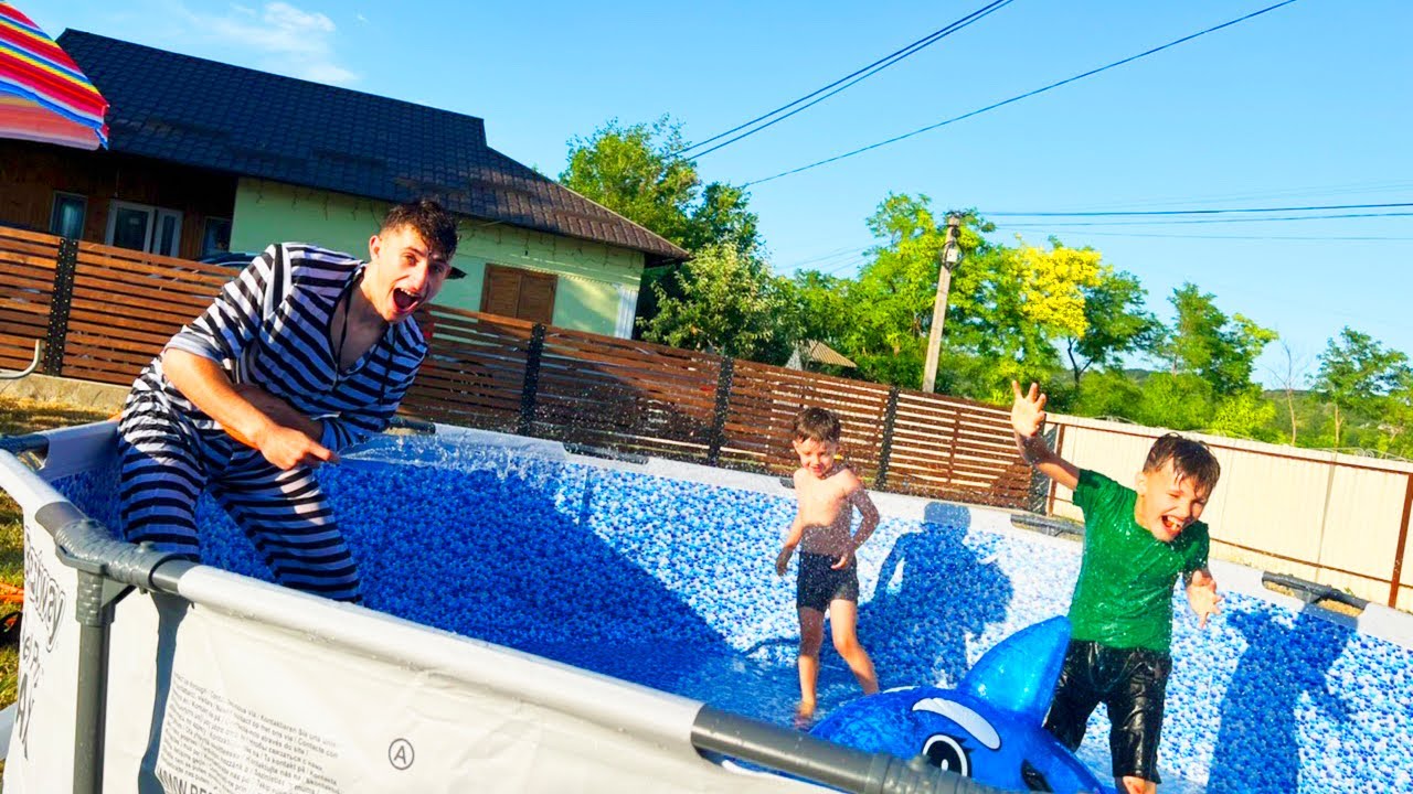 PRIMA BĂLĂCEALĂ &icirc;n noua PISCINA🌊/ PARTEA a 2-a🤣