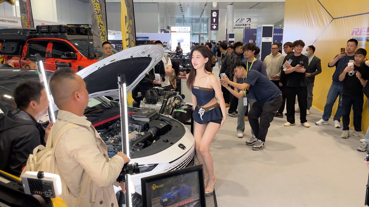 深圳改装车展可爱车模 任绵绵  Sexy Chinese Model #미니스커트 #beautyleg