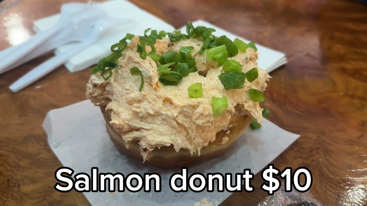 ПОНЧИК С ЛОСОСЕМ из Jellyfish Donut в Джуно, Аляска