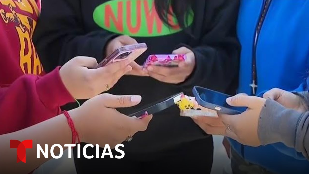 Reacciones tras primer día de clases en Los Ángeles sin celulares en el aula | Noticias Telemundo