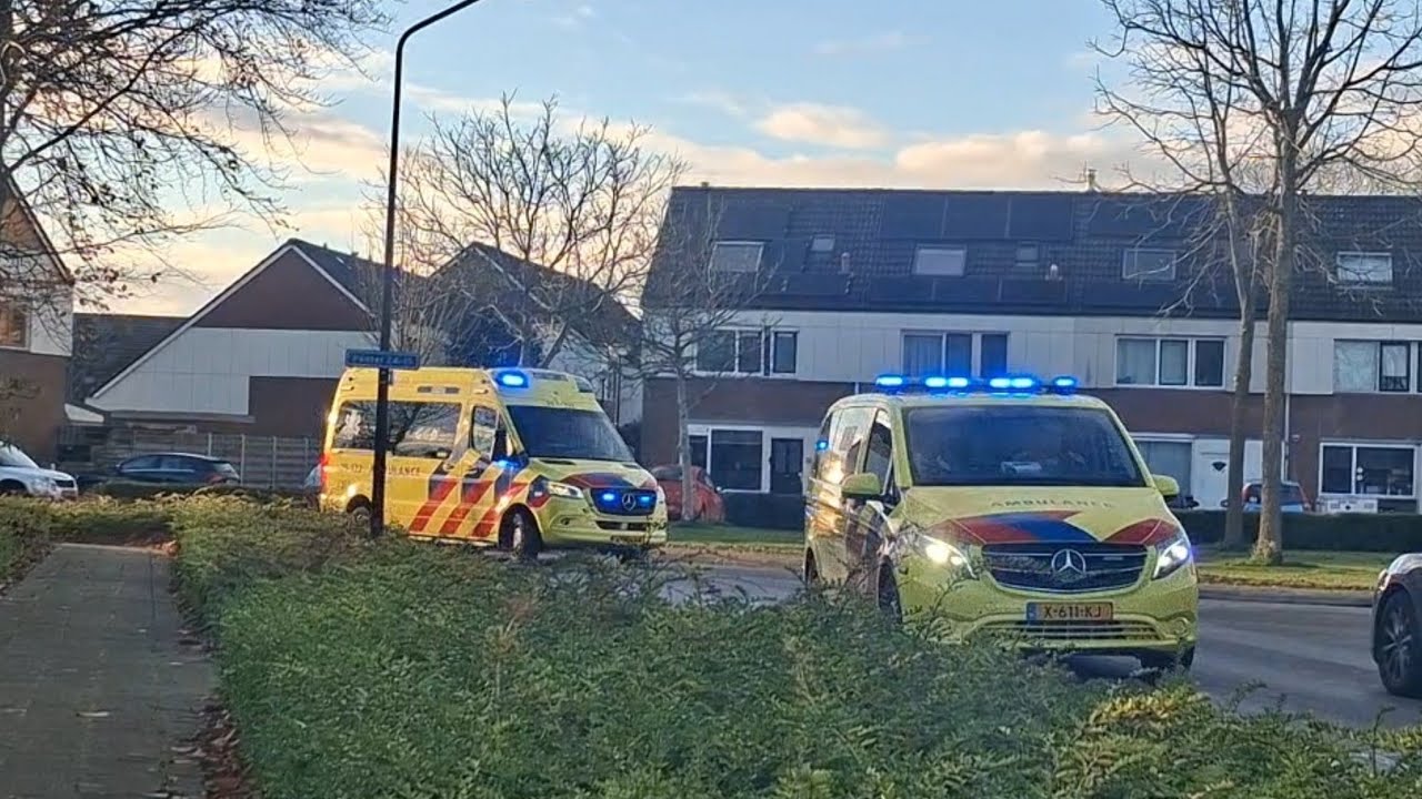 PRIO1/A1 hulpdiensten met spoed naar een medisch incident in Lelystad!