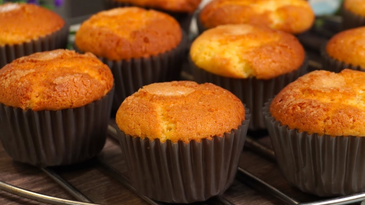 Easy Vanilla Muffins Recipe In 5 Minutes! Mix Everything Together And Put It In The Oven!