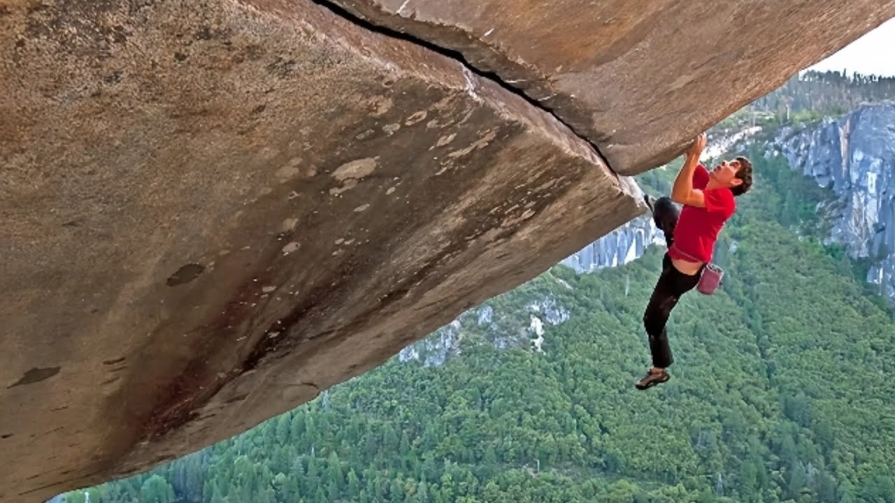 Er kletterte ohne jegliche Sicherheitsvorkehrungen die steile 900-Meter-Klippe hinauf