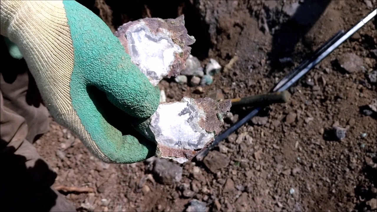 Mineralen zoeken (mineral prospecting) in Polen Polen, mei 2017 (deel 1)