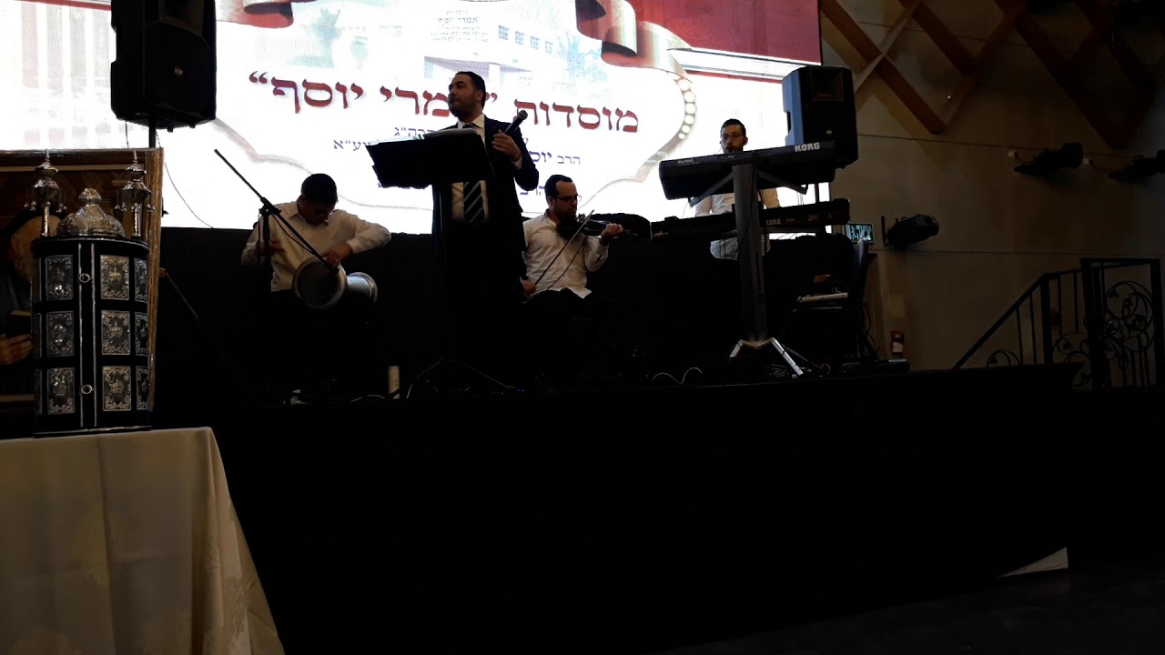 אחיעד חודפי בביצוע לשיר 