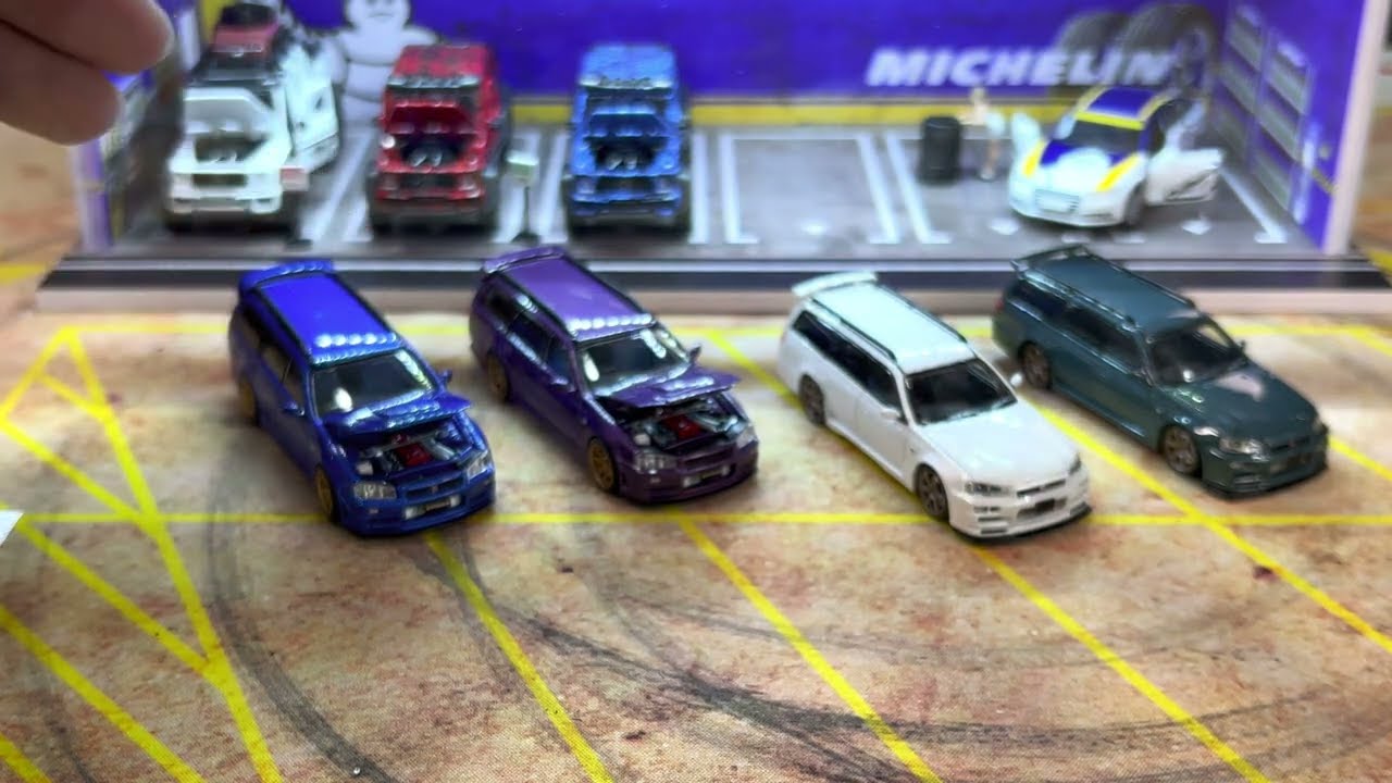 FirstLook Zoom Nissan Stagea Wagon GT-R (R34) vs Street Weapon