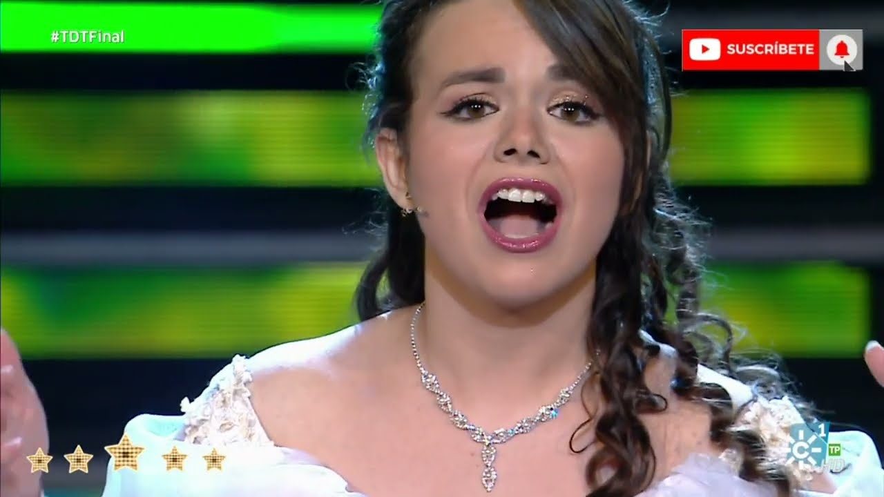 Increible actuación de Lucía García, Vals Voces de Primavera, Johann Strauss hijo.