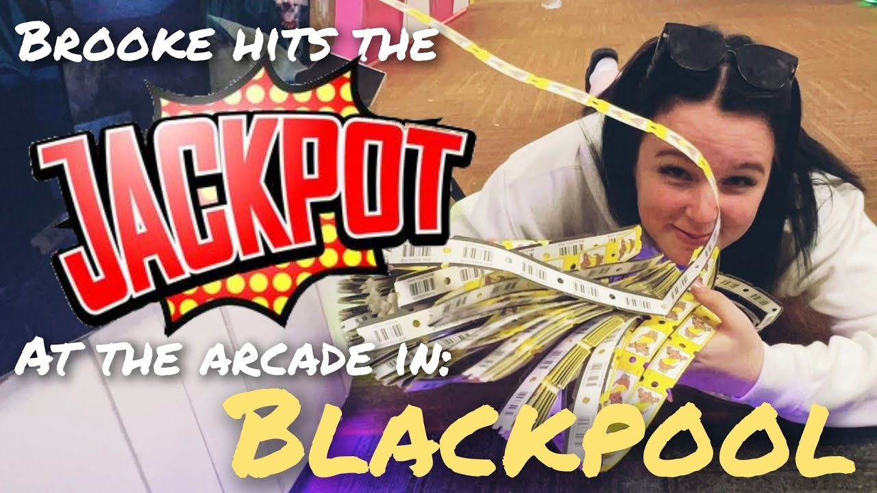 BROOKE HITS THE JACKPOT AT THE ARCADE IN BLACKPOOL. 🎰
