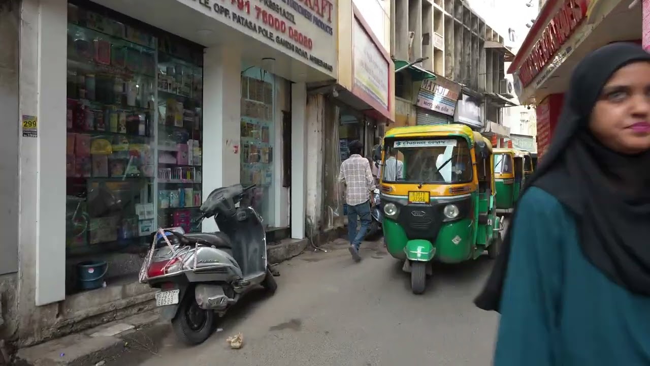 Indians cool with being on Camera?🇮🇳 | Raw Street Walk Through One of India’s Busiest Markets