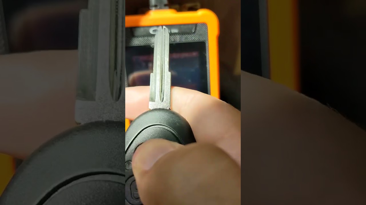 Programming Land Rover Discovery 2 key with Launch  Elite tool Part one