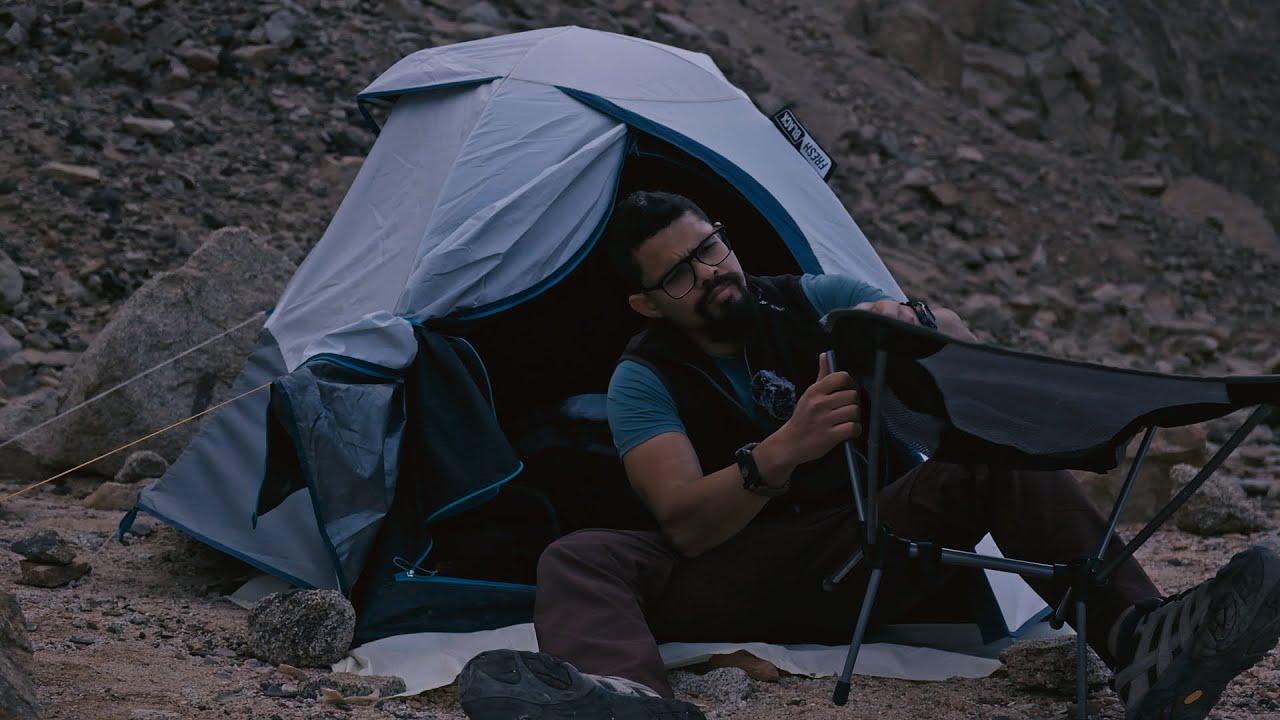 يوم من التخييم في مصر على شواطئ سيناء. 