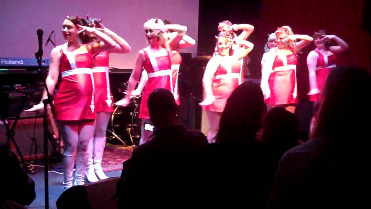 the DEVIL-ETTES  at rickshaw stop