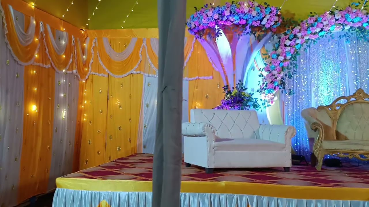 Bandi ka shaadi party ka decoration aur DJ setup hai 