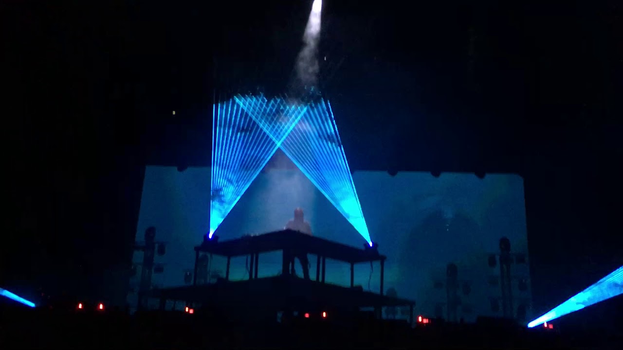 Alan Walker - Get Down (Retrovision) LIVE concert [Fest Festival 2019]
