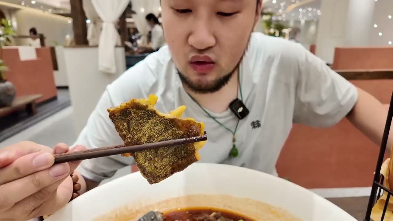 谁能想到在南京CBD能吃到这么正宗的柴火菜？味真足~ #南京美食 #石头城老灶堂 #寻味烟火气  #好好吃饭大赛  #柴火菜