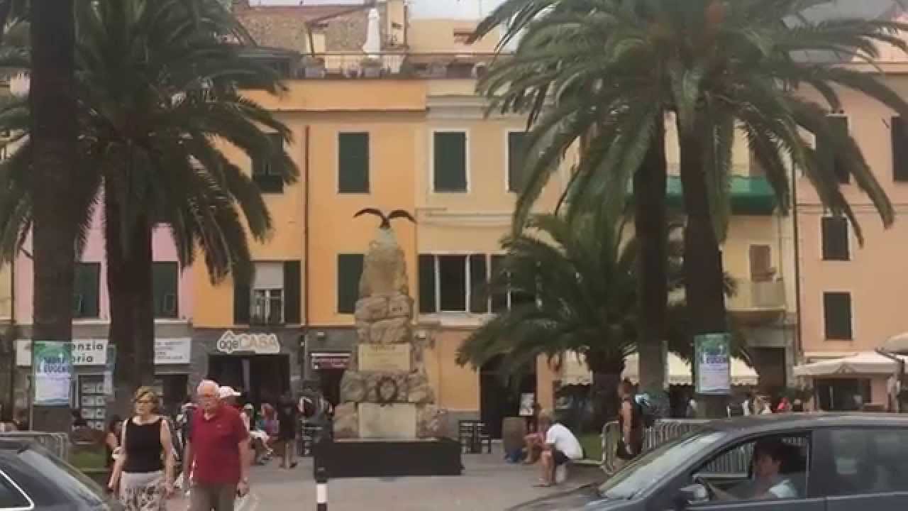 Ceriale, Piazza della Vittoria e lungomare