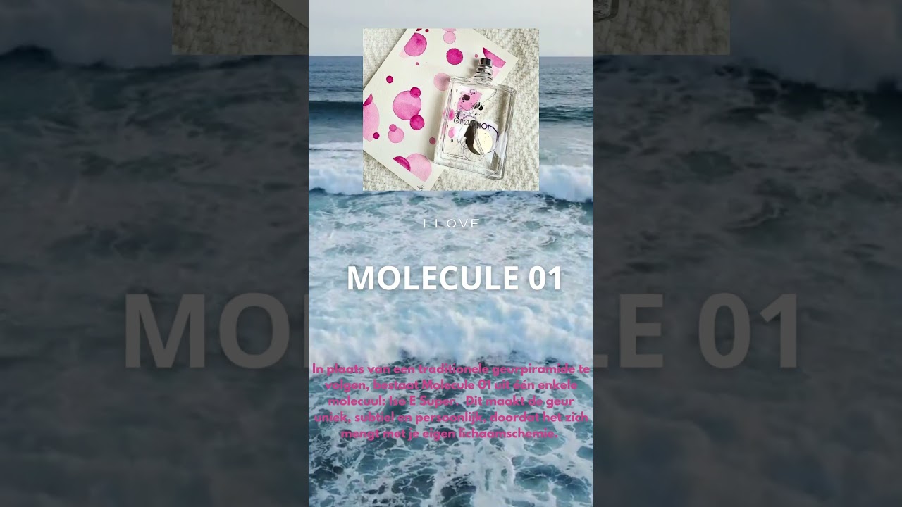 Houtachtig, muskusachtig, lichtzoet, met een etherische, bijna huidachtige geur.