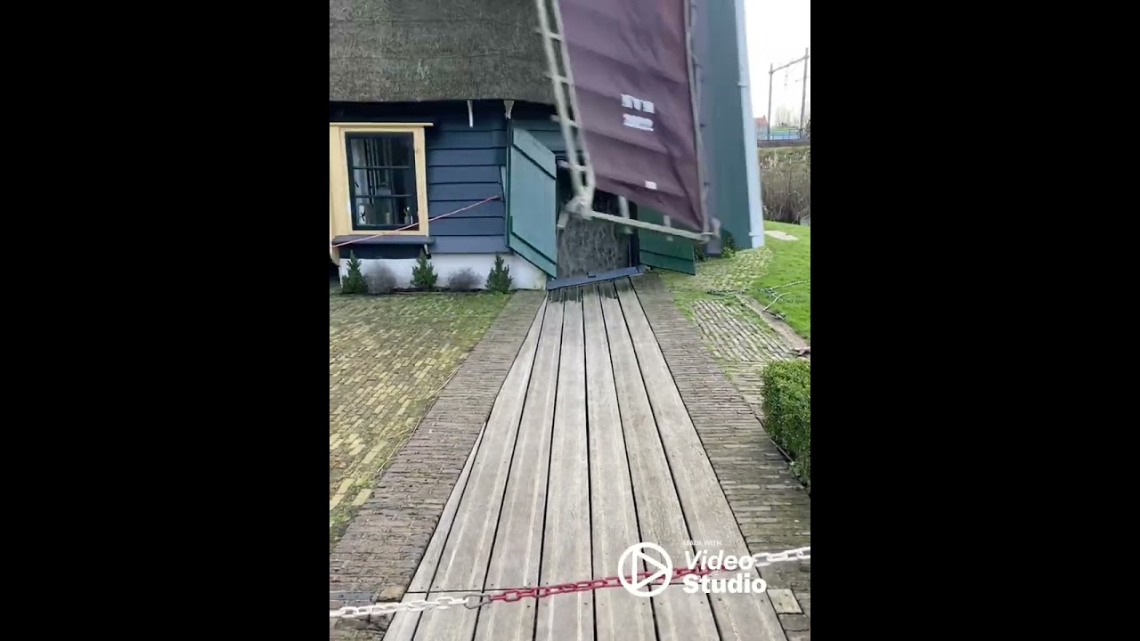 De nieuwe veenmolen, malende op 30-1-2023