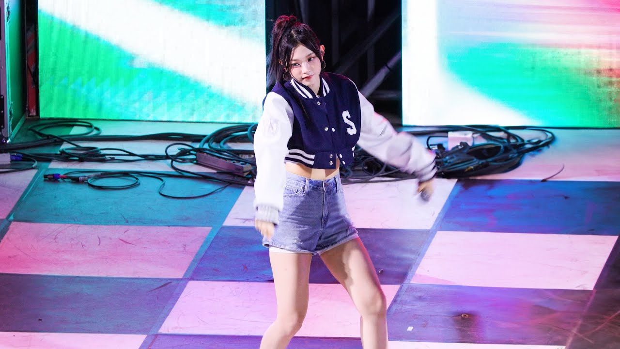 230914 해린 HAERIN 뉴진스 NewJeans 'ETA' 4K 60P 직캠 @서울대 축제 by DaftTaengk