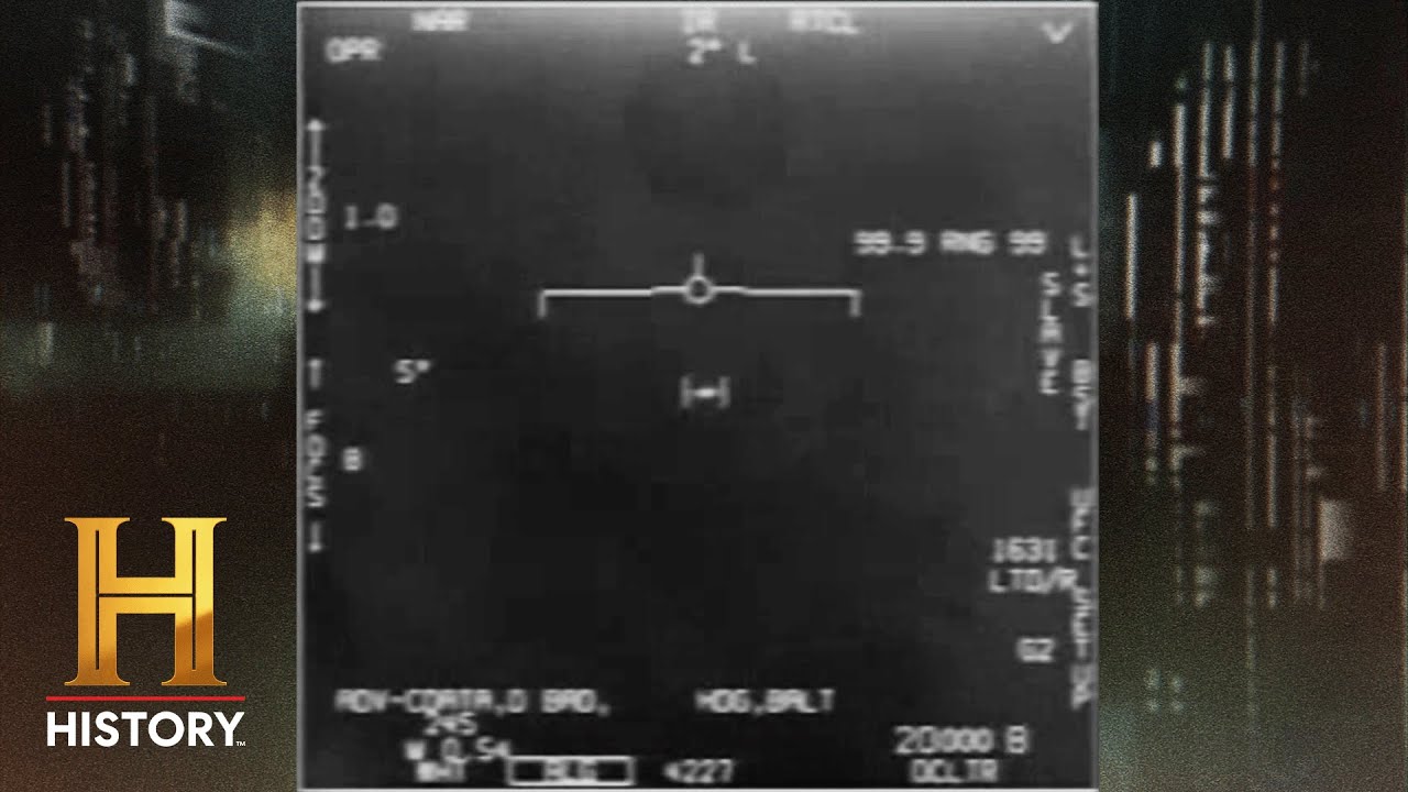 PECULIAR UFO SPOTTED 35,000 FEET UP 🛸 😱 | The Proof Is Out There | #Shorts | History