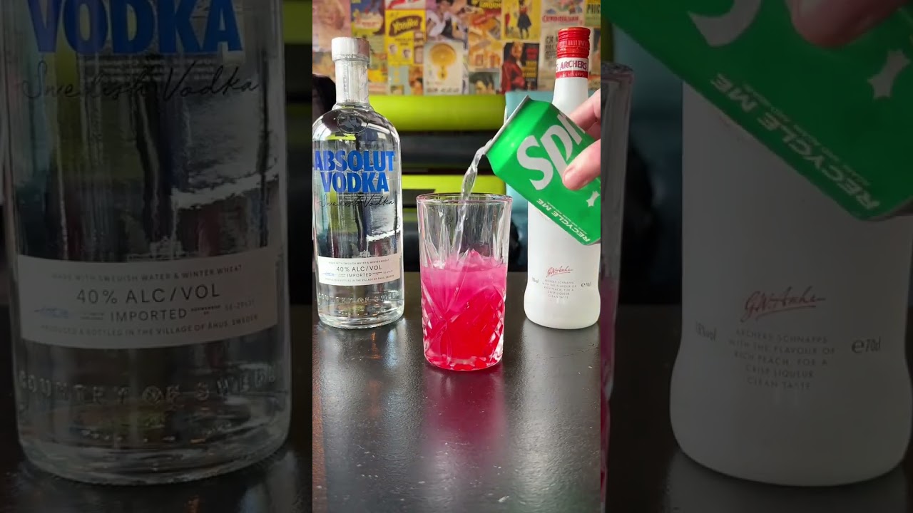 🍹🔥 Peachy Paradise Cocktail, for extra peachy weekend vibes!🍑😋✨⁠