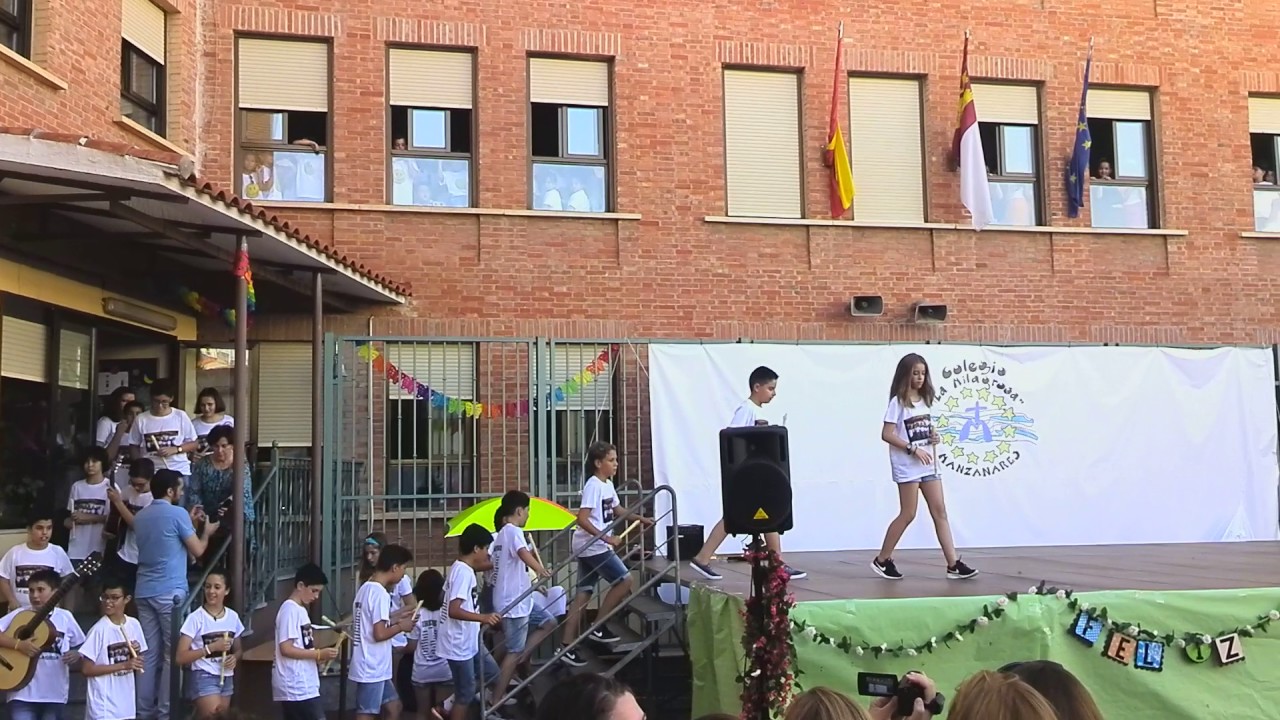 Colegio La Milagrosa - Manzanares - fin de curso 2017. ( Presentación y 1ª actuación de 6º curso. )