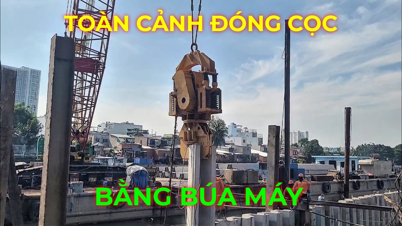 Toàn cảnh đóng cọc bê tông bờ kè bằng búa máy Bờ Bắc Kênh Đôi Quận 8 cũ cuối năm 2025