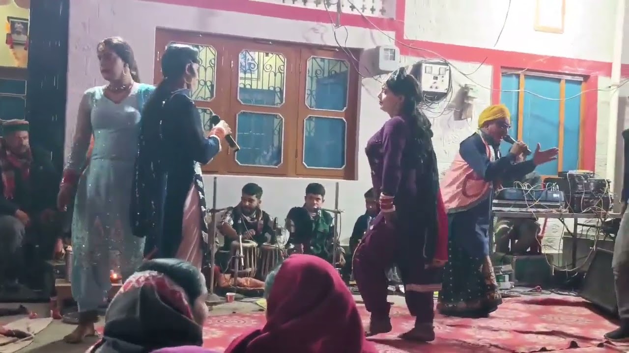 Keisa Laga goriye phade. da basna Dil luti le gya Tera hasna BEST PROMENCE