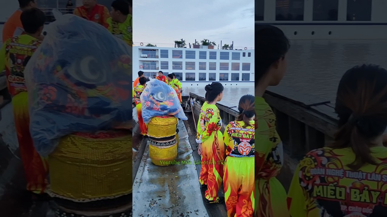 Đi Show M&uacute;a L&acirc;n T&agrave;u Du Lịch Quốc Tế #mualantet #muaongdia #liondance #funny #tetmualan #mualanhay