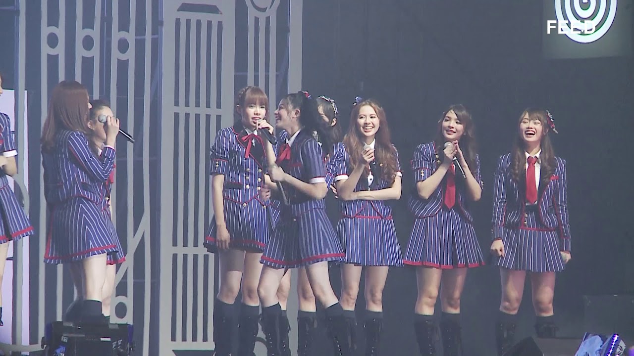 สมาชิก BNK48 เล่นใหญ่แนะนำตัว Catchphrase คอนเสิร์ต The 1st Concert 'STARTO'