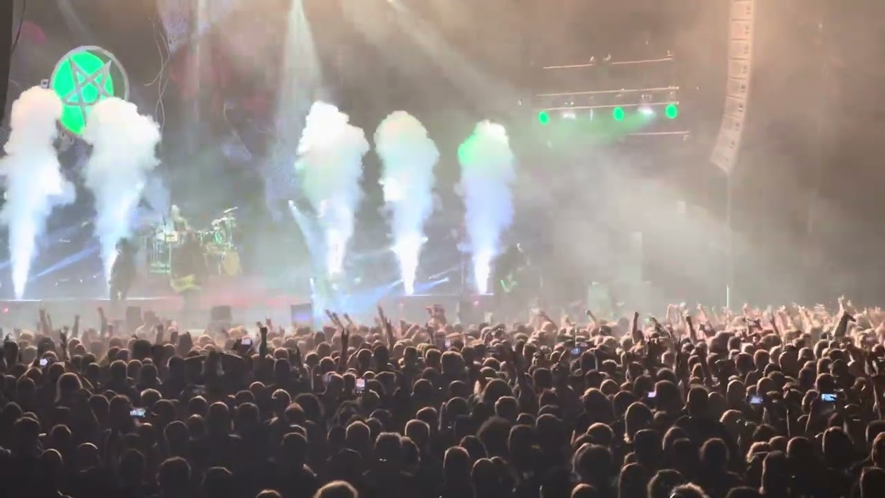 Rockkonzert von Arch Enemy in der Porsche Arena in Bad Cannstatt Ab 18.10.2024