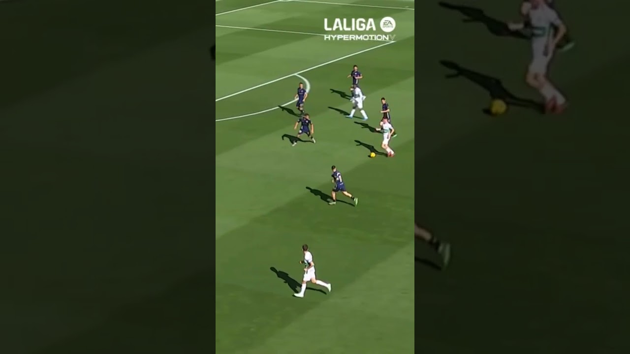 Gran jugada de Rodri Mendoza al que solo pueden parar con falta #laligahighlights #elchecf