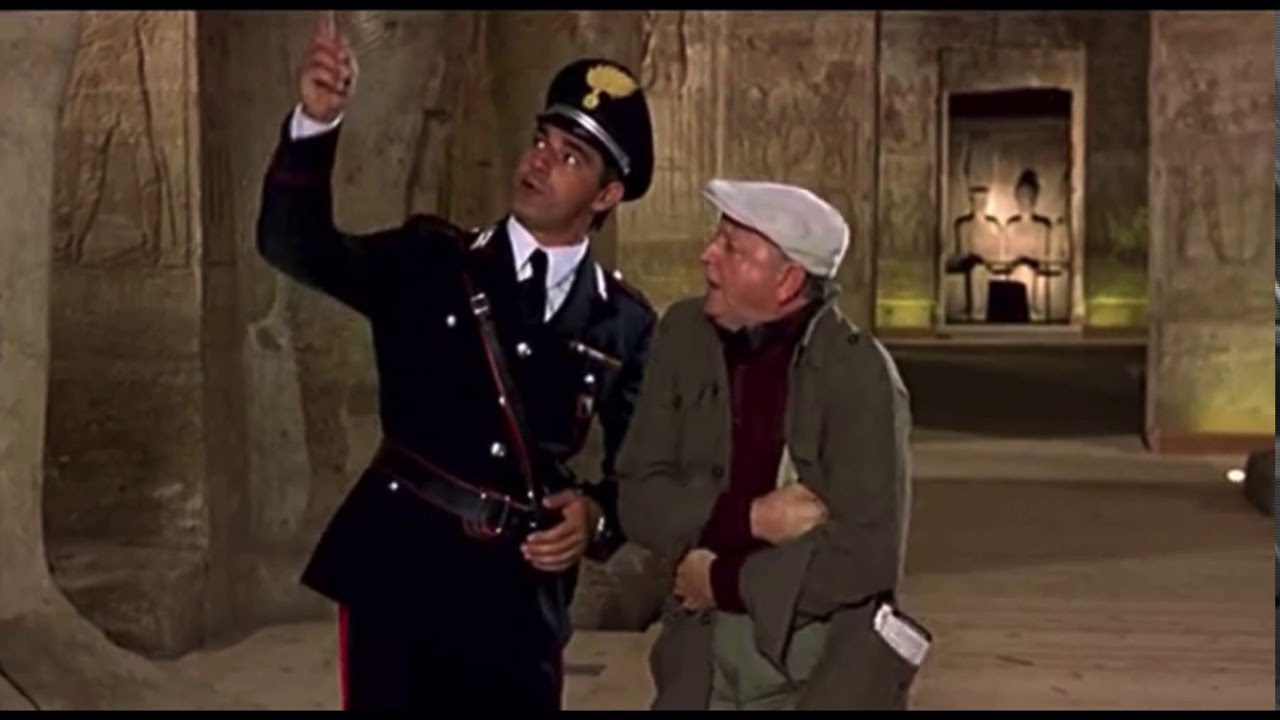 Natale sul Nilo - Cagata nelle piramidi