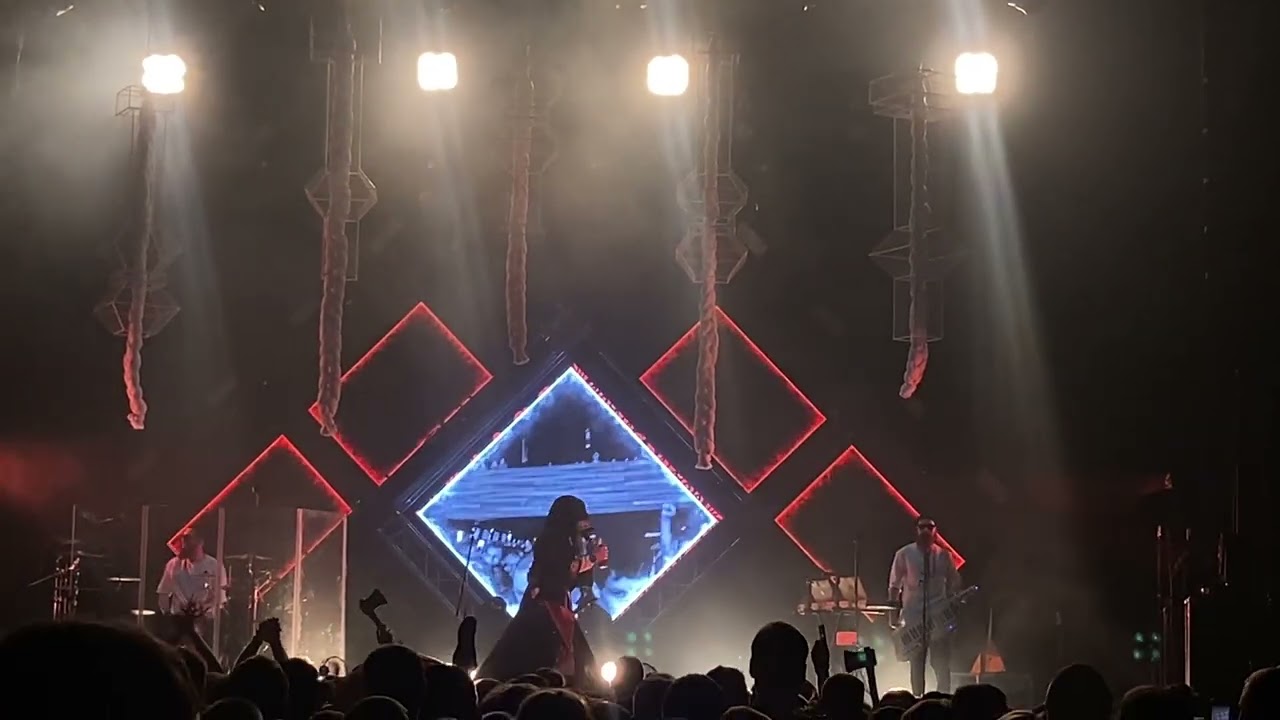 Live BASE - Москва 06.12.2025 - Нейромонах Феофан «Хочу в пляс»