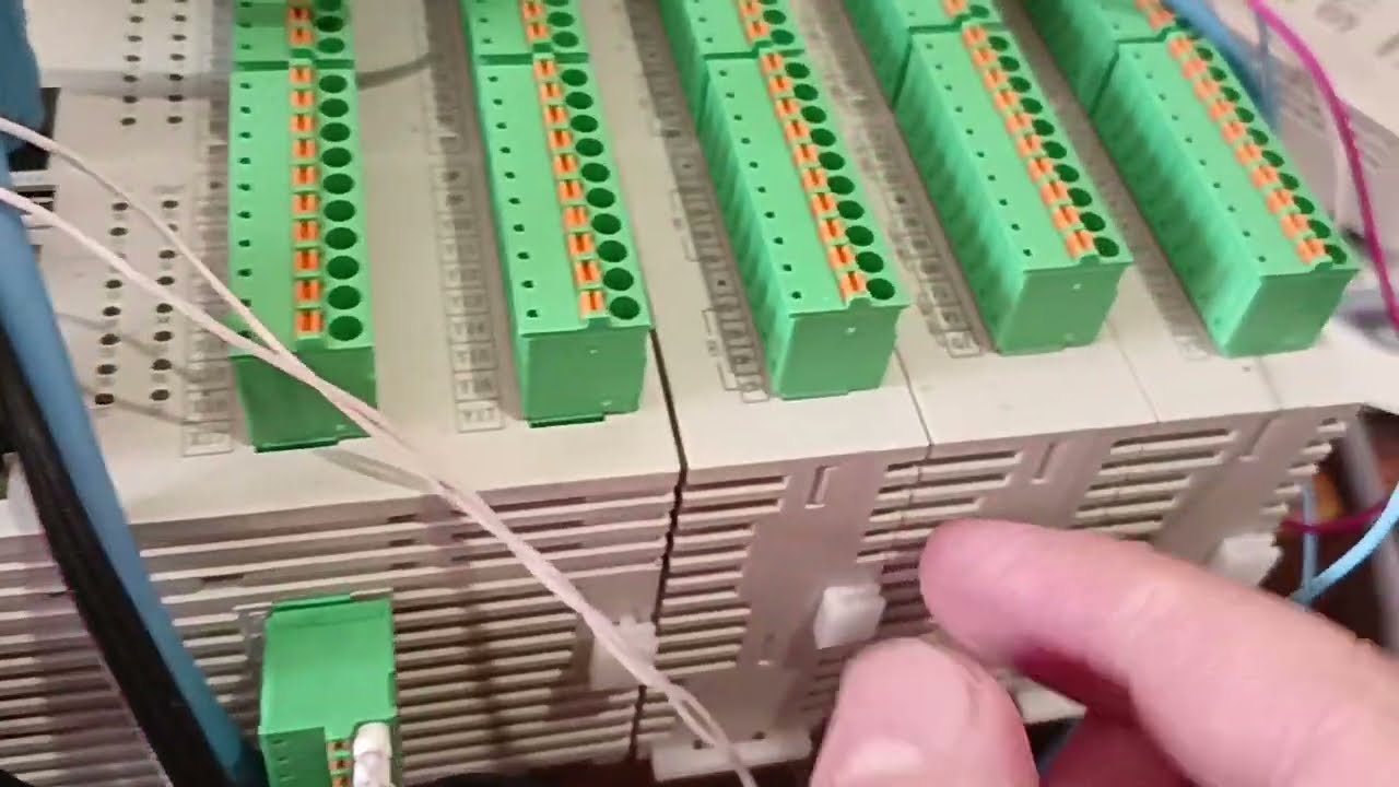 ПЛК JUNCAUTO подключаем панель оператора Weintek RS485 Modbus