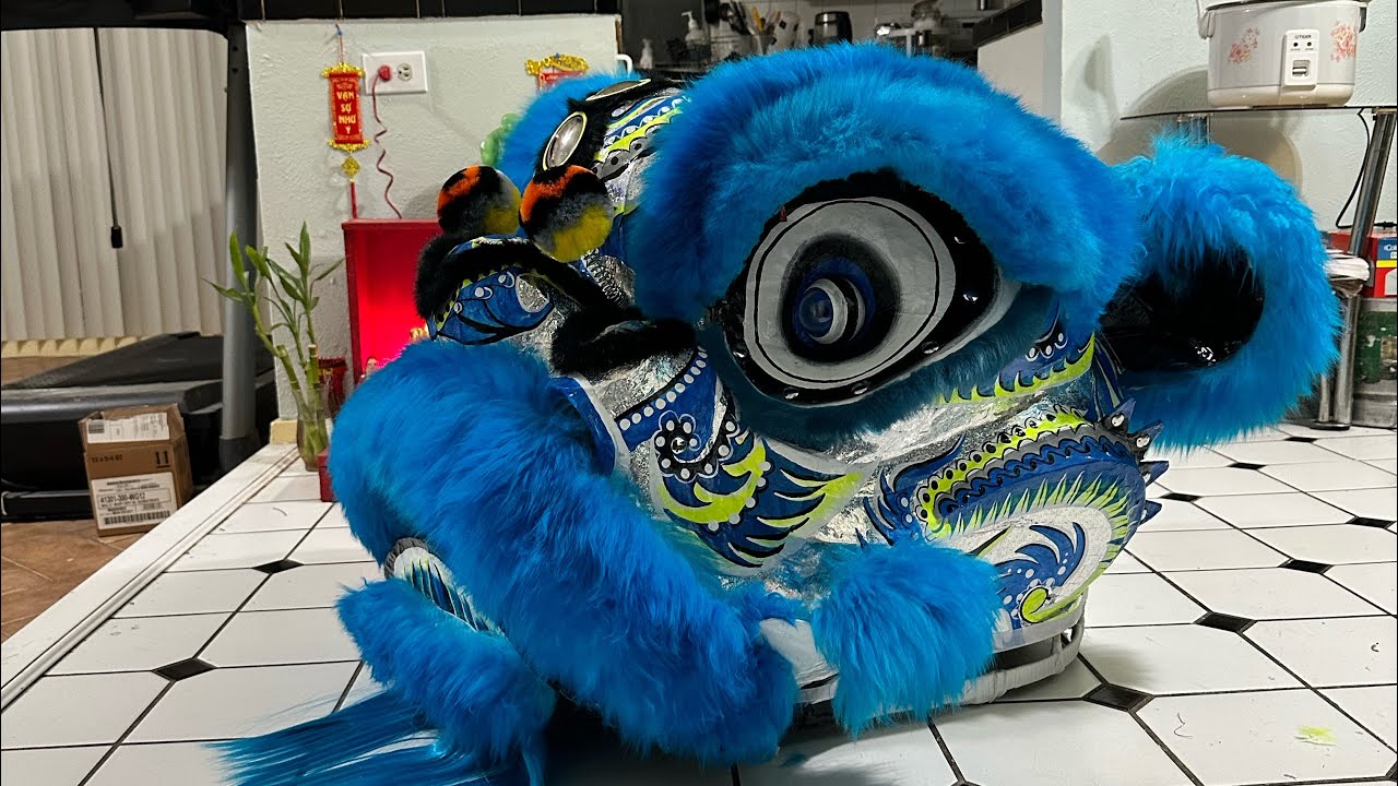 HOW TO MAKE A LION DANCE HEAD : FUNCTIONAL EYE LID