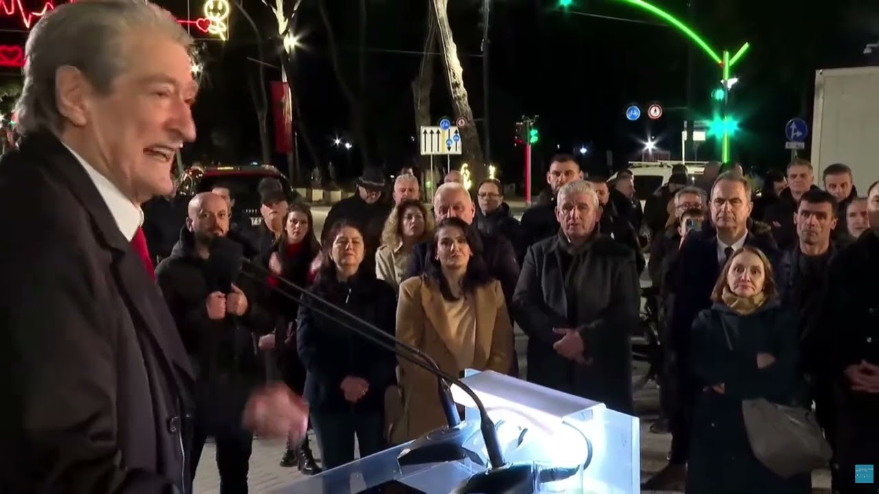 Top Channel/‘Ti meriton çdo variant’, Berisha kërcënon Ramën: Për çdo cënim që i bën protestuesve...