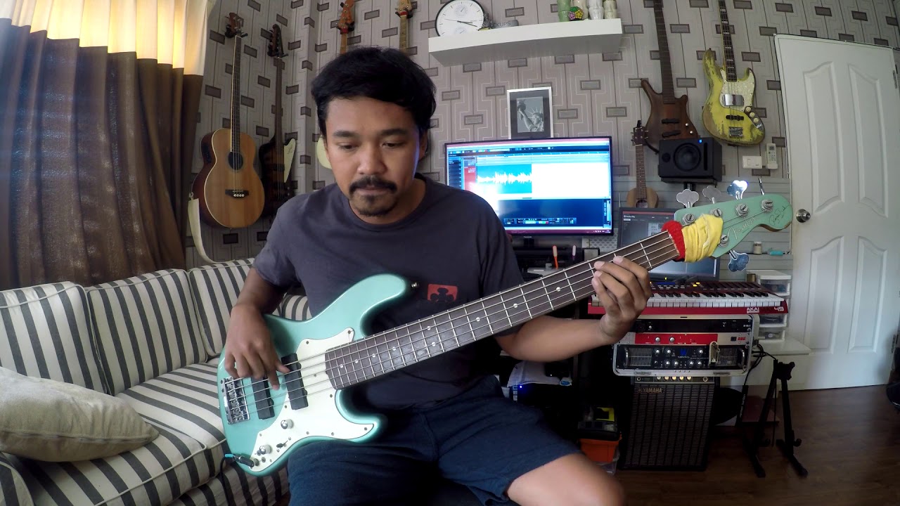 Fender Roscoe Beck V bass review / All I ask Bruno Mars Live Version Bass Cover