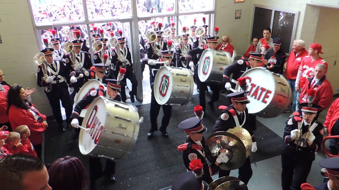 Ohio St marching band entrance into skull session bass drum dance