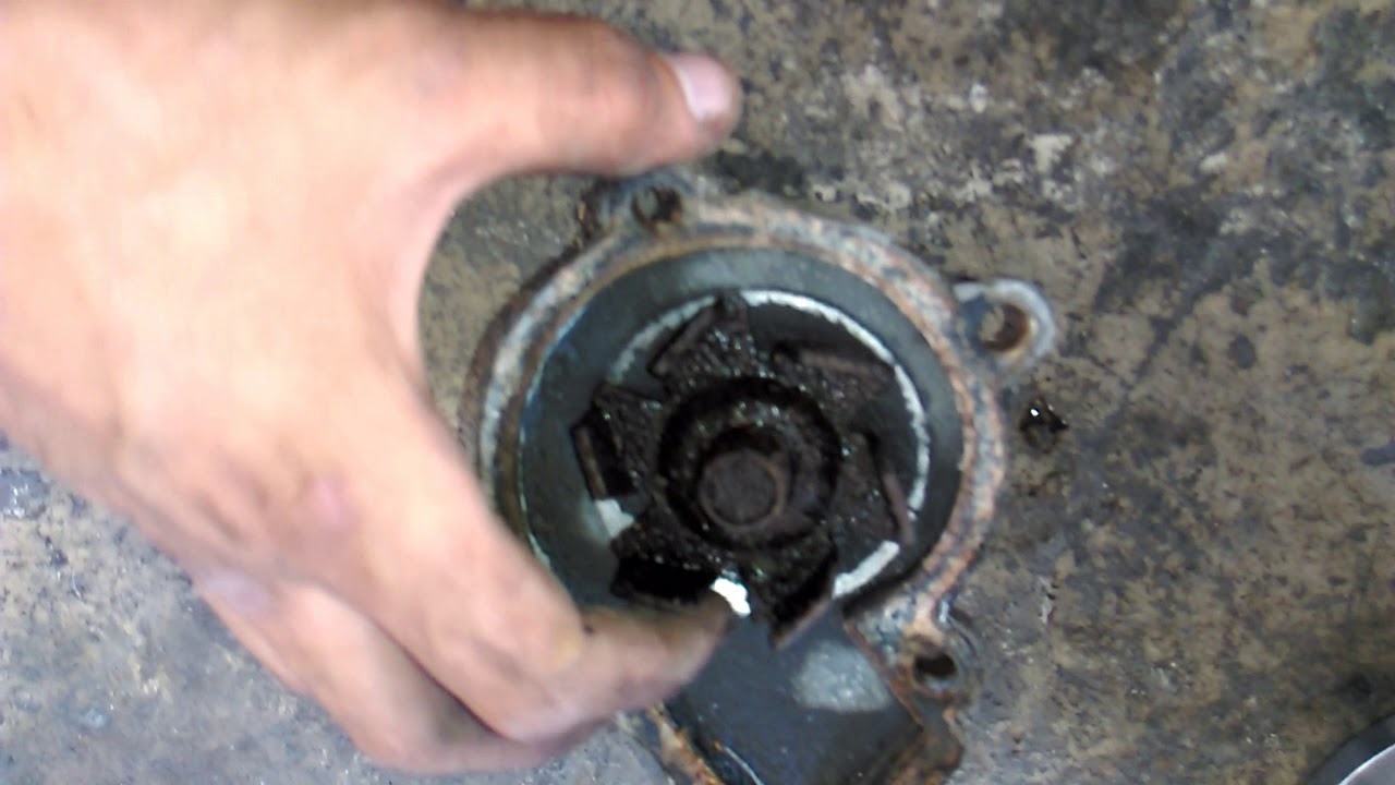 bomba de agua nissan pick up 2.4L