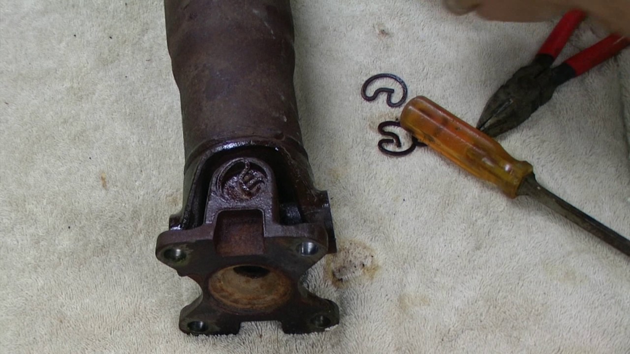 2001 Ford F150 - Universal Joint (U-Joint) Replacement