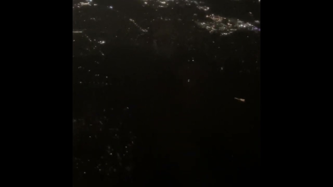 Air New Zealand Boeing 777-300ER climbing of Auckland (AKL) at night 06/22/24