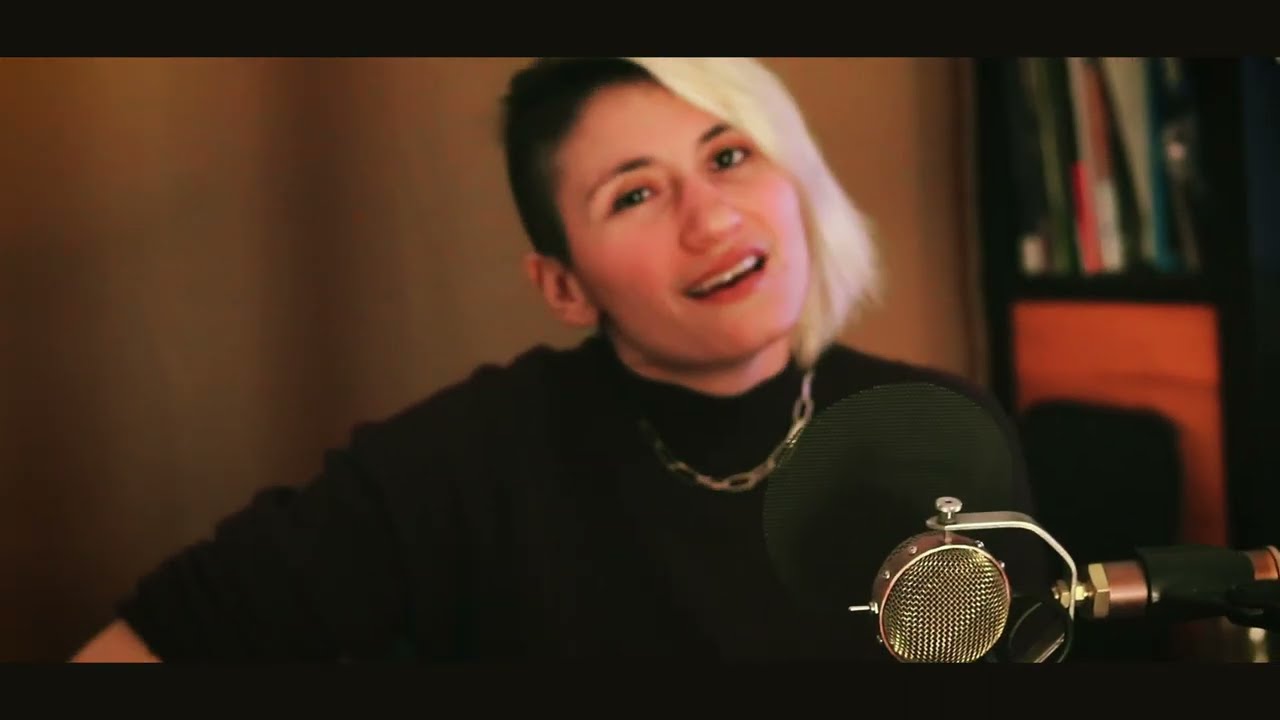 REENIE - holding the future [live]